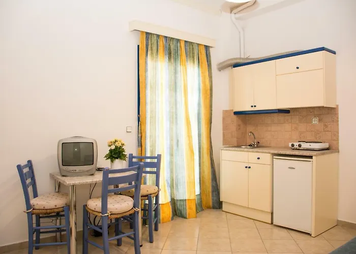 Uncle George Holiday Apts By Estia